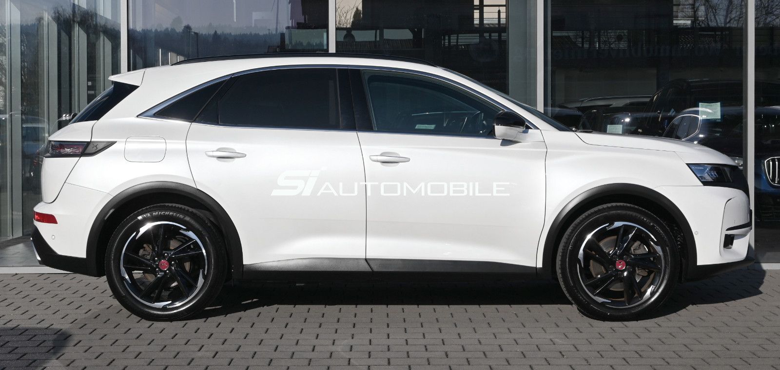 Fahrzeugabbildung DS Automobiles DS7 Crossback E-Tense 4x4 Perf.Line+ °AHK°FOCAL°