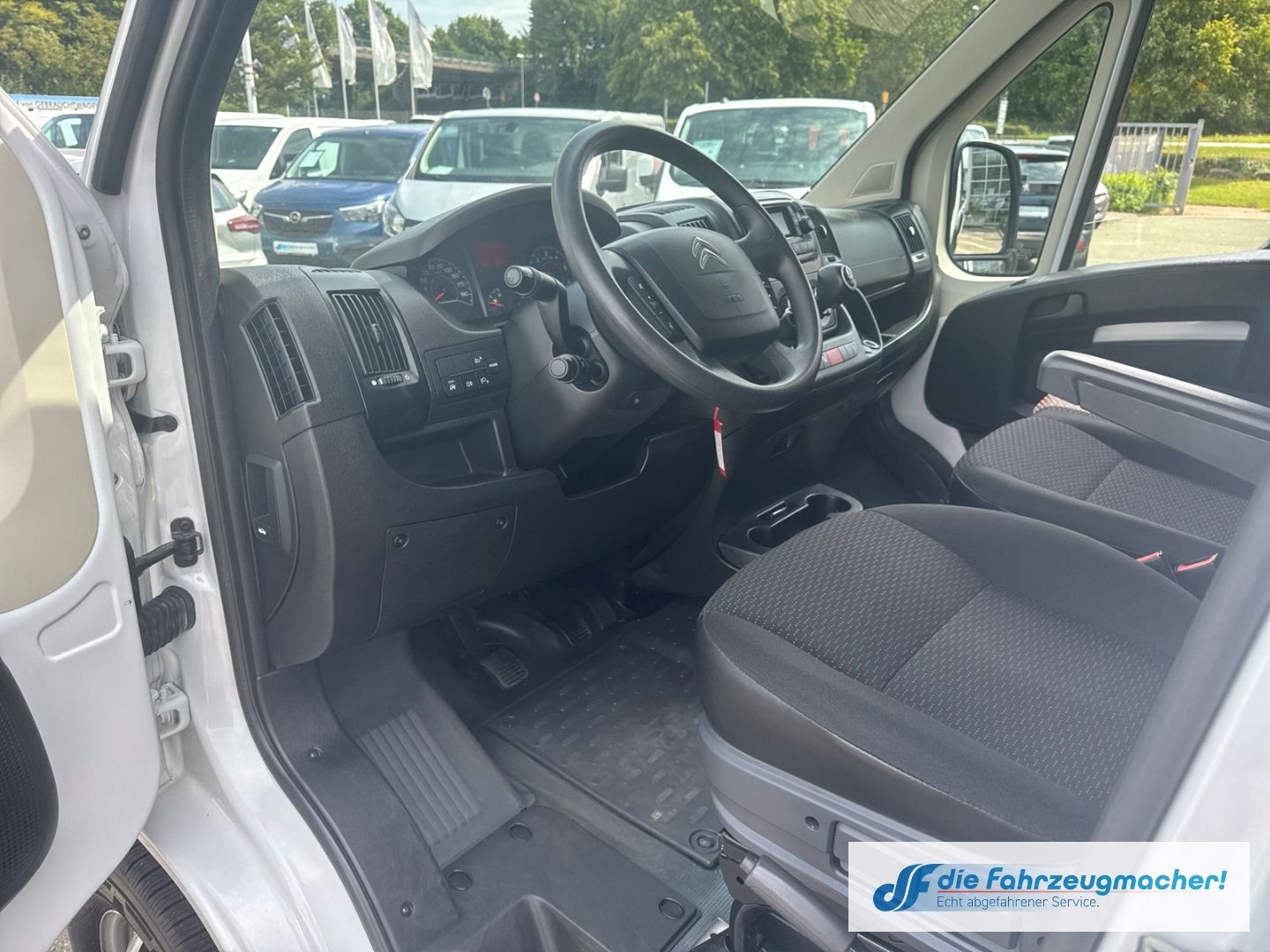 Fahrzeugabbildung Citroën Jumper Pritsche Doppelkabine DAB Spurhalteass. N