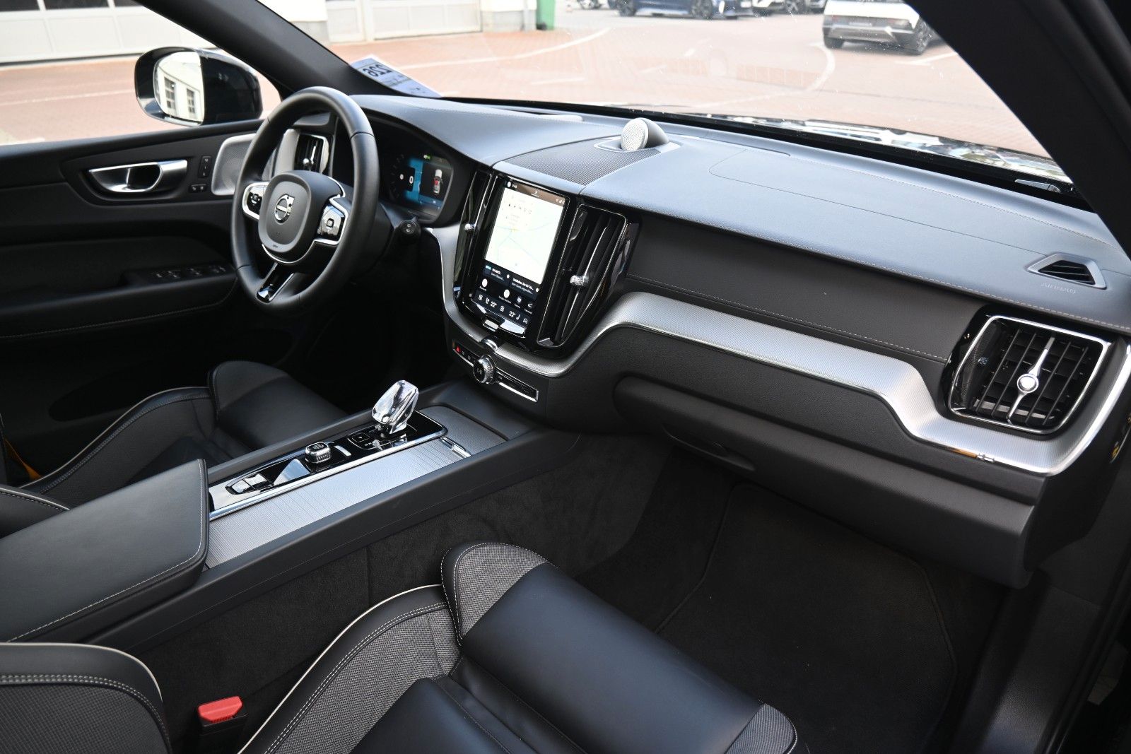 Fahrzeugabbildung Volvo XC60 T8 AWD Polestar Engineered Plug-In Hybrid