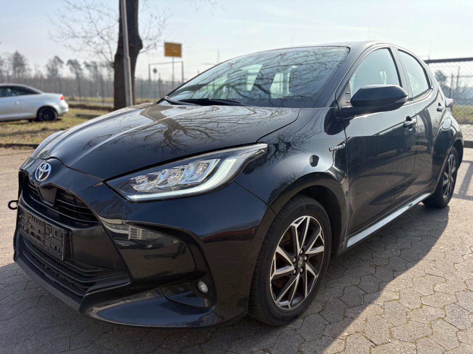 Toyota Yaris 1.5 Hybrid CVT Team Deutschland*KAMERA*NAV