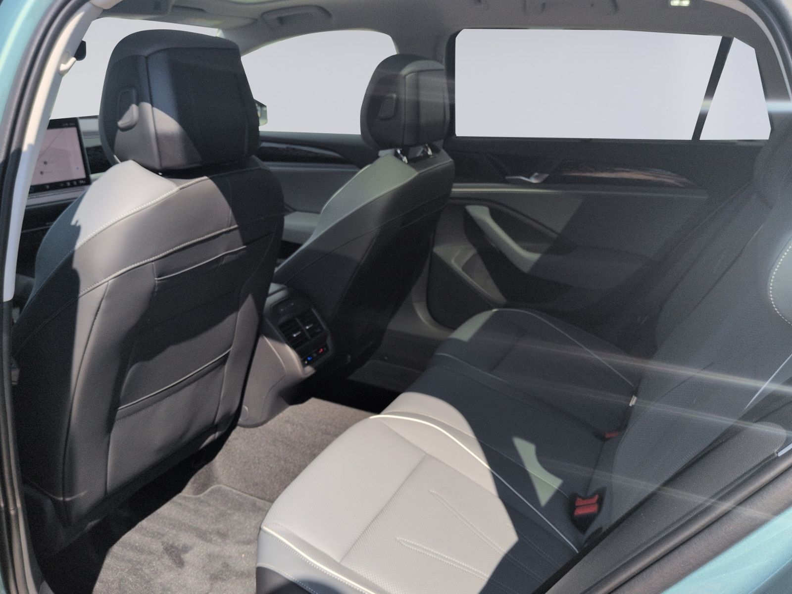 Passat Variant 2.0 TDI DSG 4M Elegance AHK+