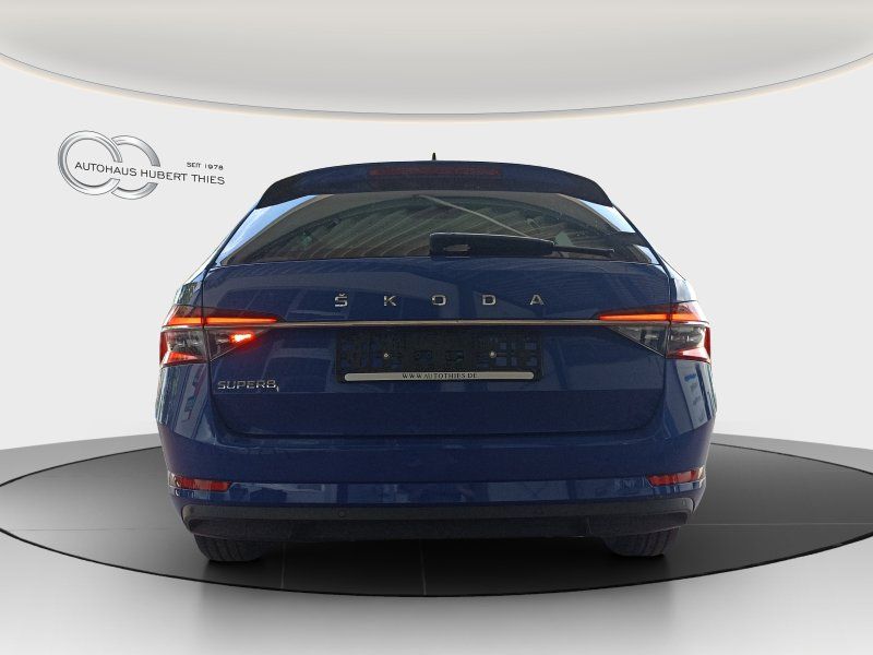 Fahrzeugansicht 6 Fahrzeugabbildung SKODA Superb Combi 2.0 TDI Style ACC+NAVI+WINTER-PAK.