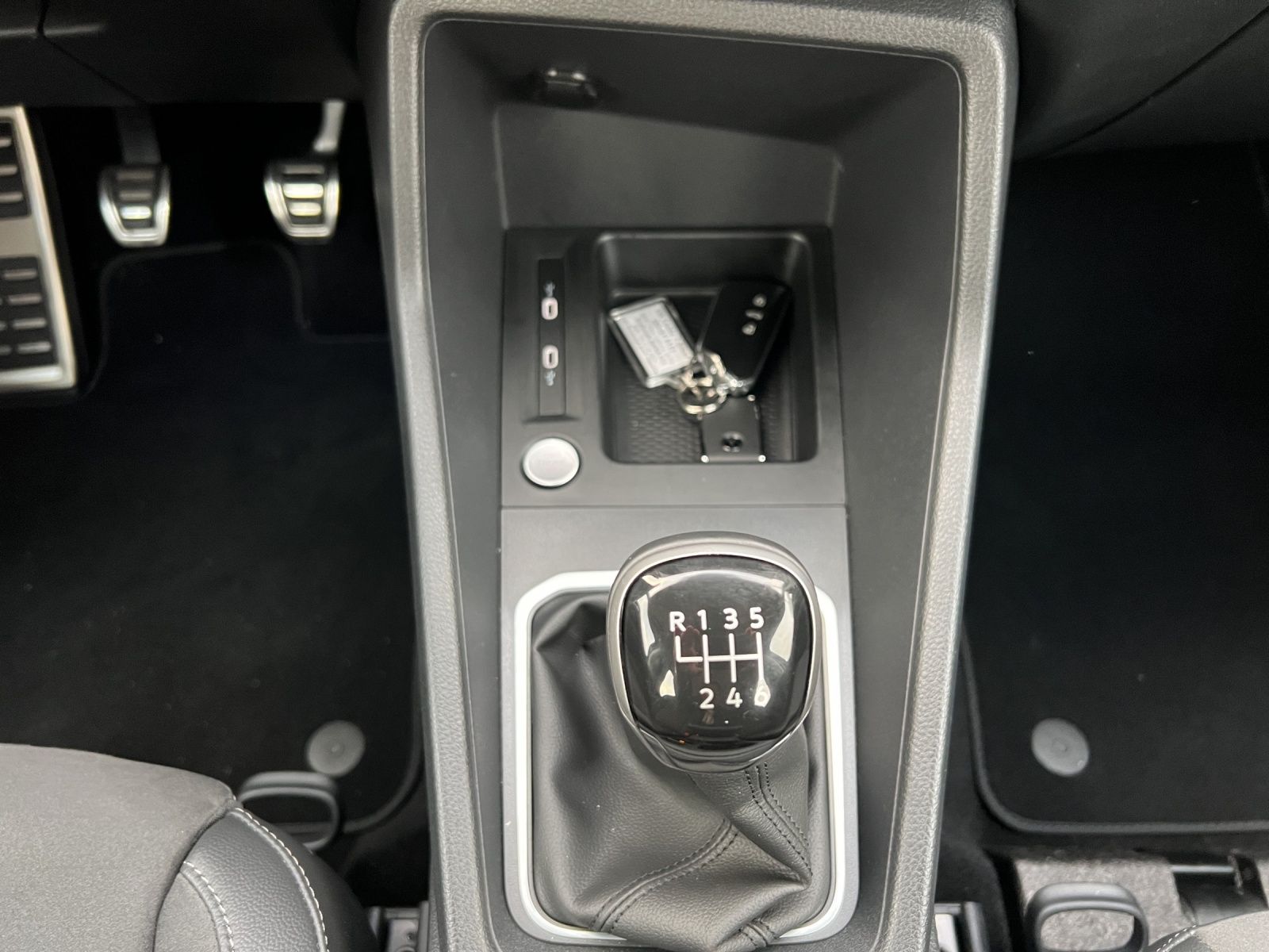 Fahrzeugabbildung Volkswagen Caddy TSI Style Maxi LED AHK NAVI