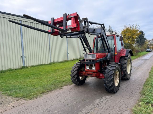 IHC 856 XL mit Frontlader