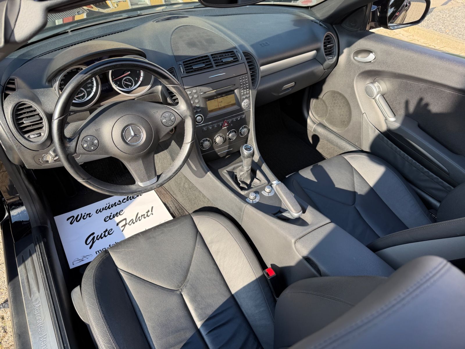 Fahrzeugabbildung Mercedes-Benz SLK 200 Kompressor 18 ZOLL LEDER AIRSCARF TEMPOM