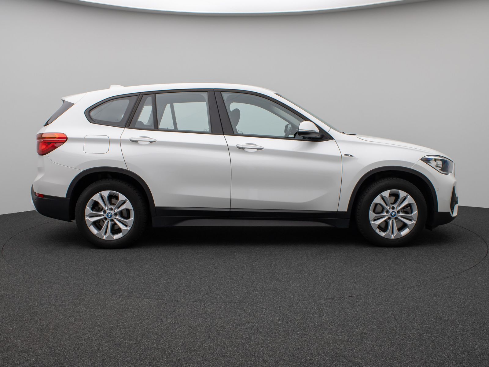 Fahrzeugabbildung BMW X1 xD25e Parkassist DAB AHK Geschwindigkeitsreg