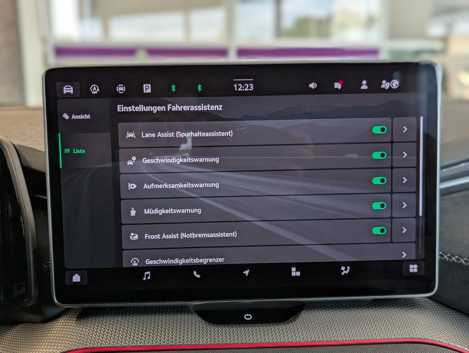 Fahrzeugabbildung SKODA Kodiaq 2.0 TDI Sportline 7-Sitze ACC Memory 20"