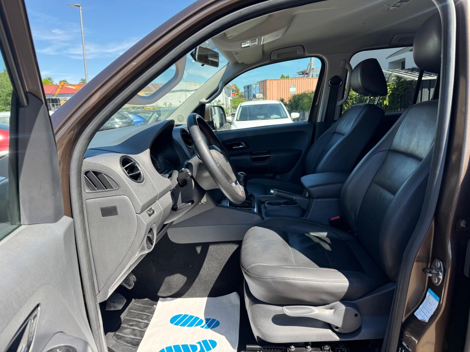 VOLKSWAGEN AMAROK 2.0 TDI 4MOTION 163ch - DOUBLE CAB - INTERIEUR CUIR - ATTELAGE - GPS - CLIMATISATION BI-ZONE
