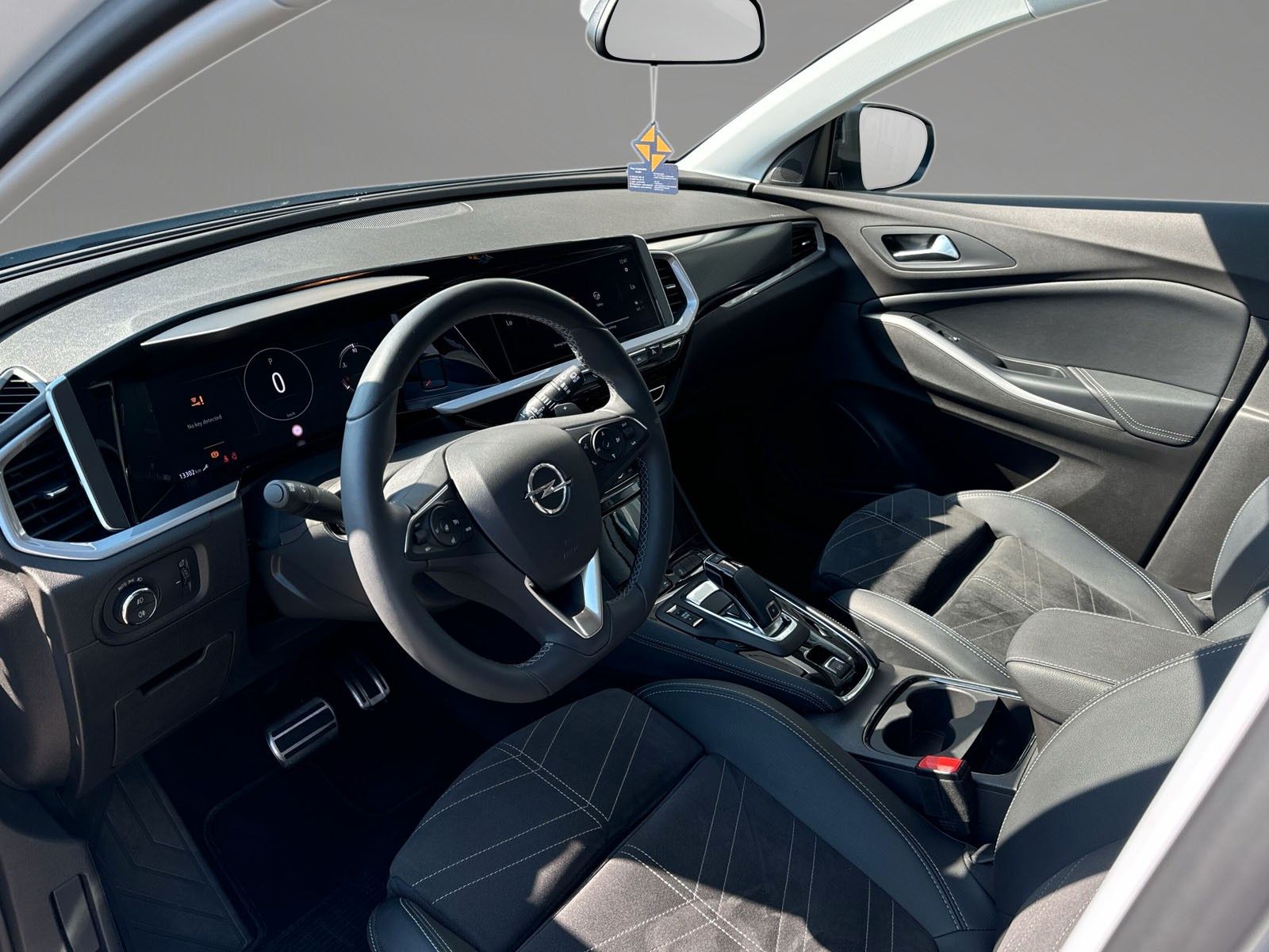 Fahrzeugabbildung Opel Grandland (X) *Totwinkel*Kamera*ACC*Elekt Heckl.