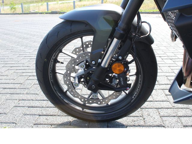 Honda CB750 Hornet e-Clutch *inkl. Zubehör