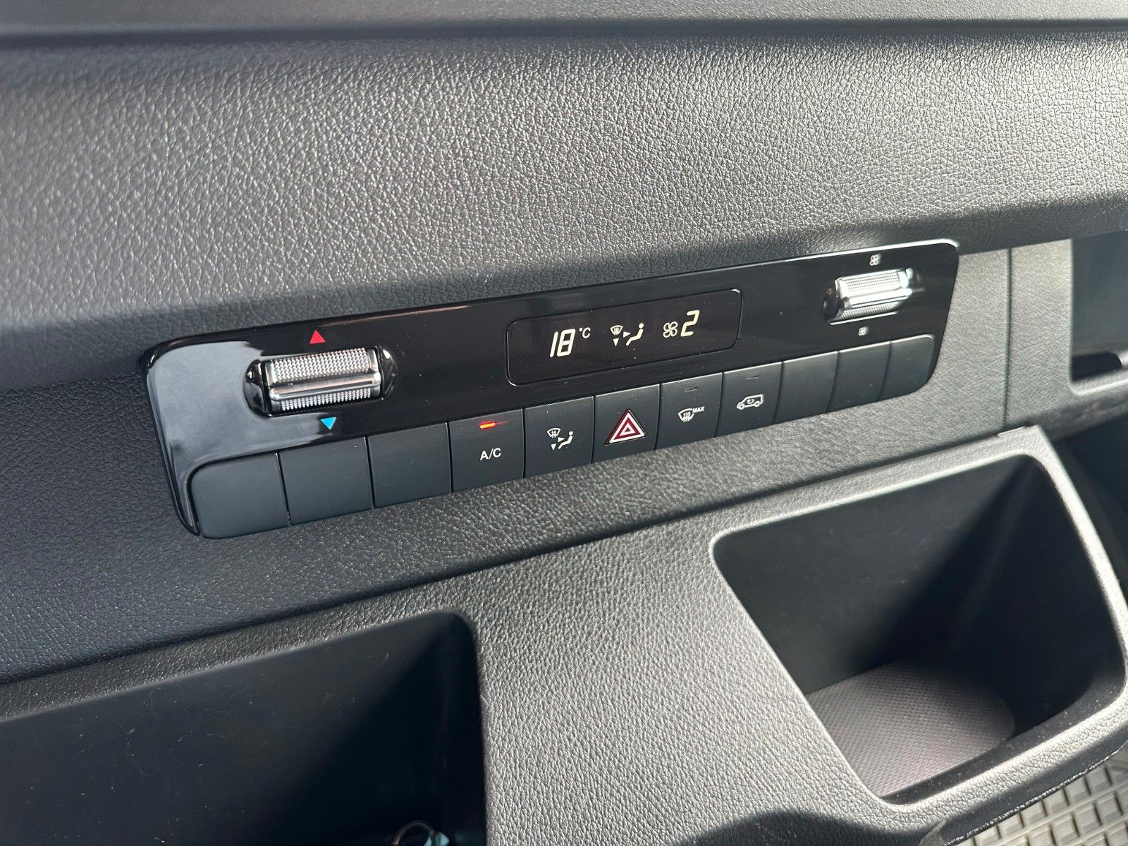 Fahrzeugabbildung Mercedes-Benz Sprinter 317 CDI 3665 9G Klima 360 SHZ Tempomat