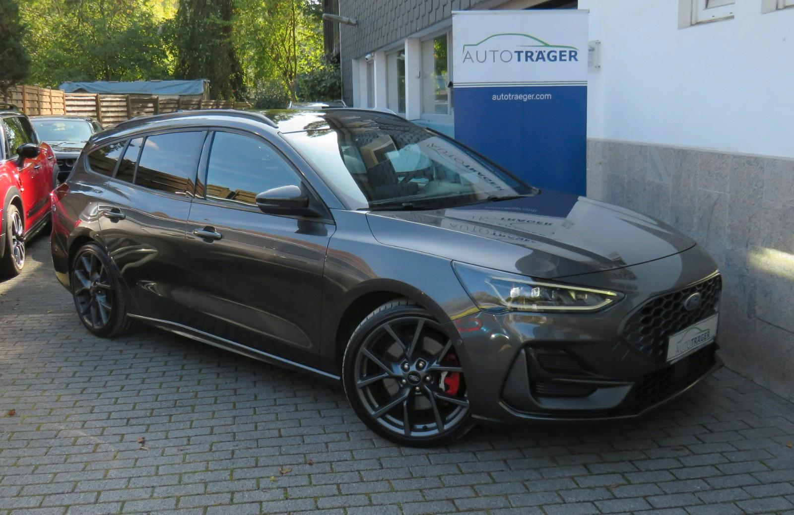 Ford Focus Turnier ST X // Pano, R-Kam, ACC, AHK, DAB