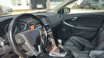 Volvo V40 Cross Country - 9