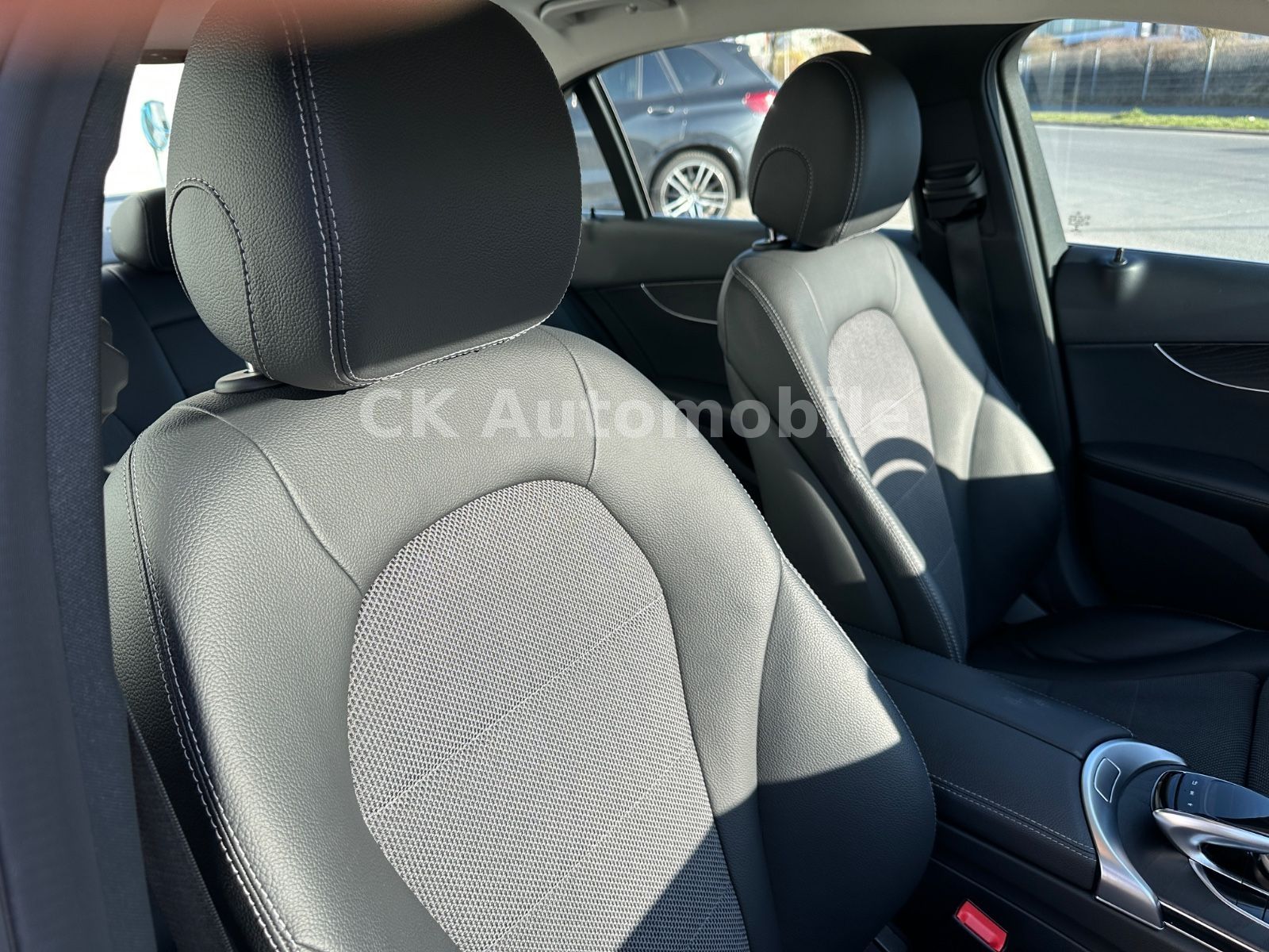 Fahrzeugabbildung Mercedes-Benz C 200 CGI Lim. Avantgarde Autom./Navi/LED/ILS