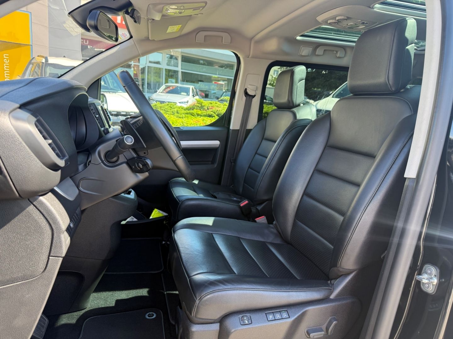 Fahrzeugabbildung Opel Zafira Life Elegance M 2.0 8-Sitzer+Pano+AHK