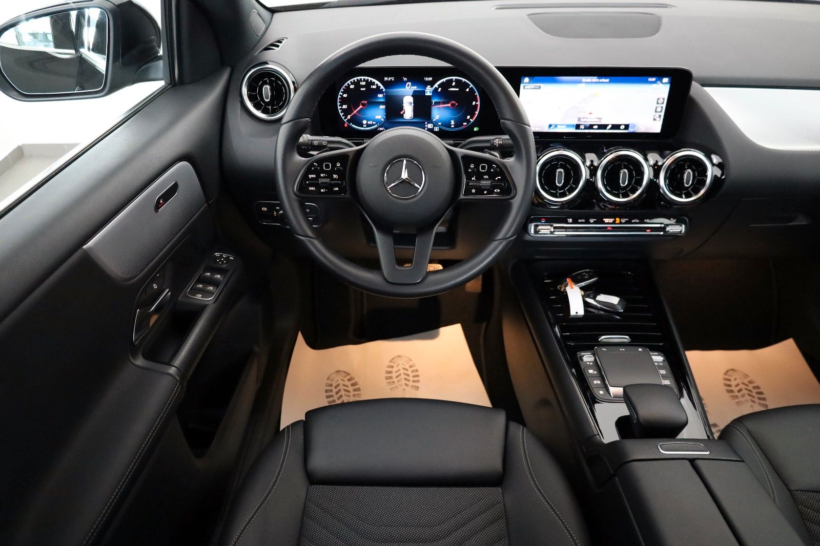 Fahrzeugabbildung Mercedes-Benz GLA 200 d Style, T.Leder,Navi,LED,SH,Kamera