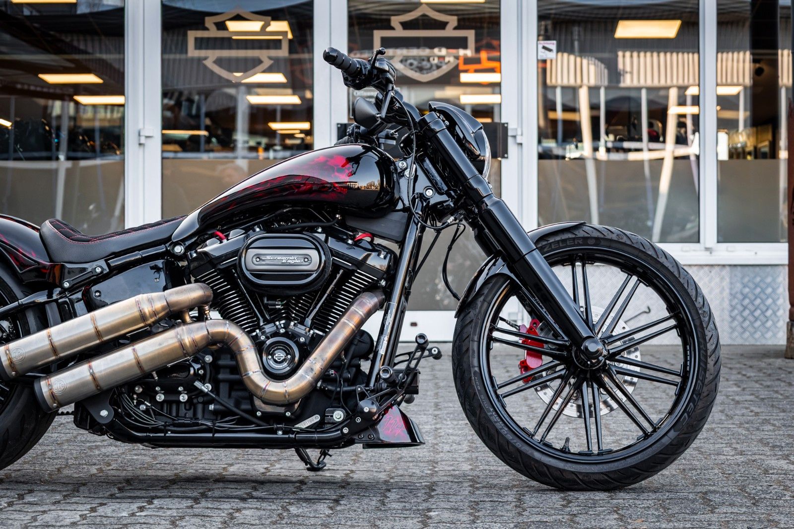 Fahrzeugabbildung Harley-Davidson FXBRS BREAKOUT 114 cui Kesstech - Airride-