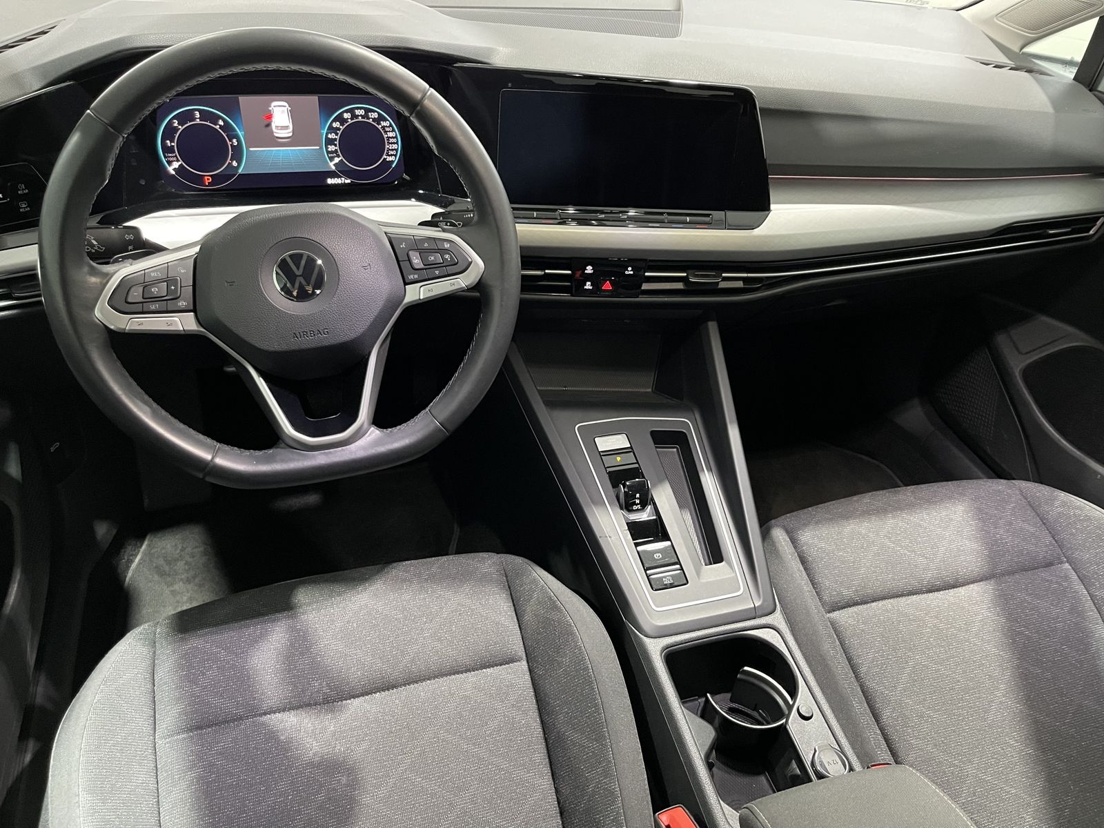 Fahrzeugabbildung Volkswagen Golf 2.0 TDI*Life*LED-Plus*Easy-Open*Navi*PDC*