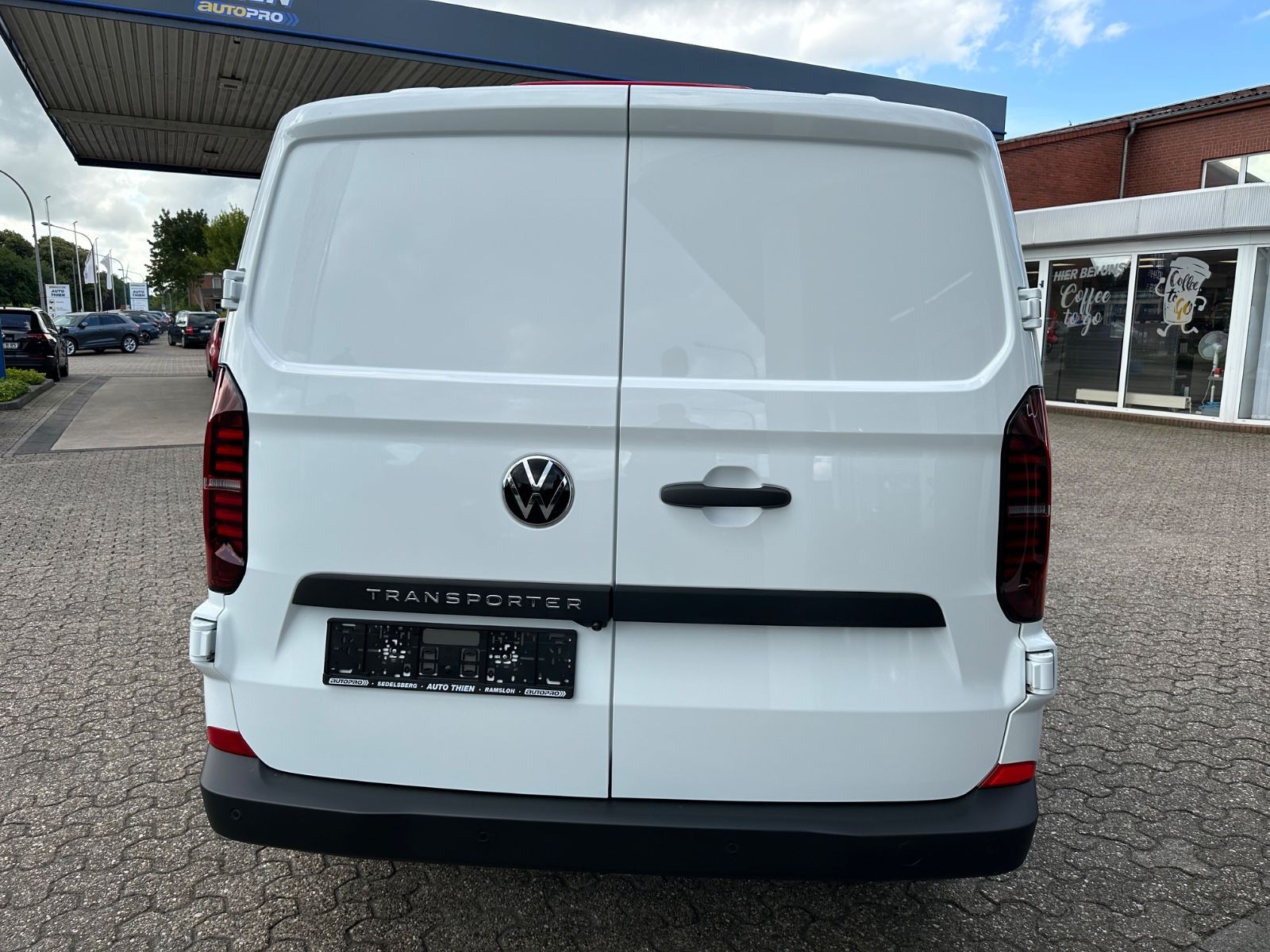 Fahrzeugabbildung Volkswagen T7 Transporter 2.0 TDI LR Navi/LED/GRA/Einparkh