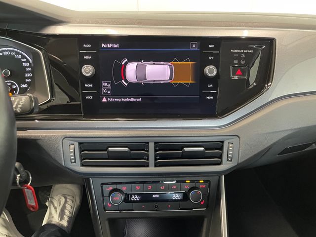 Polo Highline 1.0 TSI DSG NAVI SHZ PDC