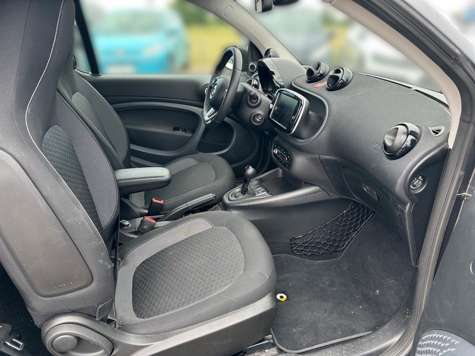 Smart ForTwo fortwo cabrio electric drive / EQ – Bild 4