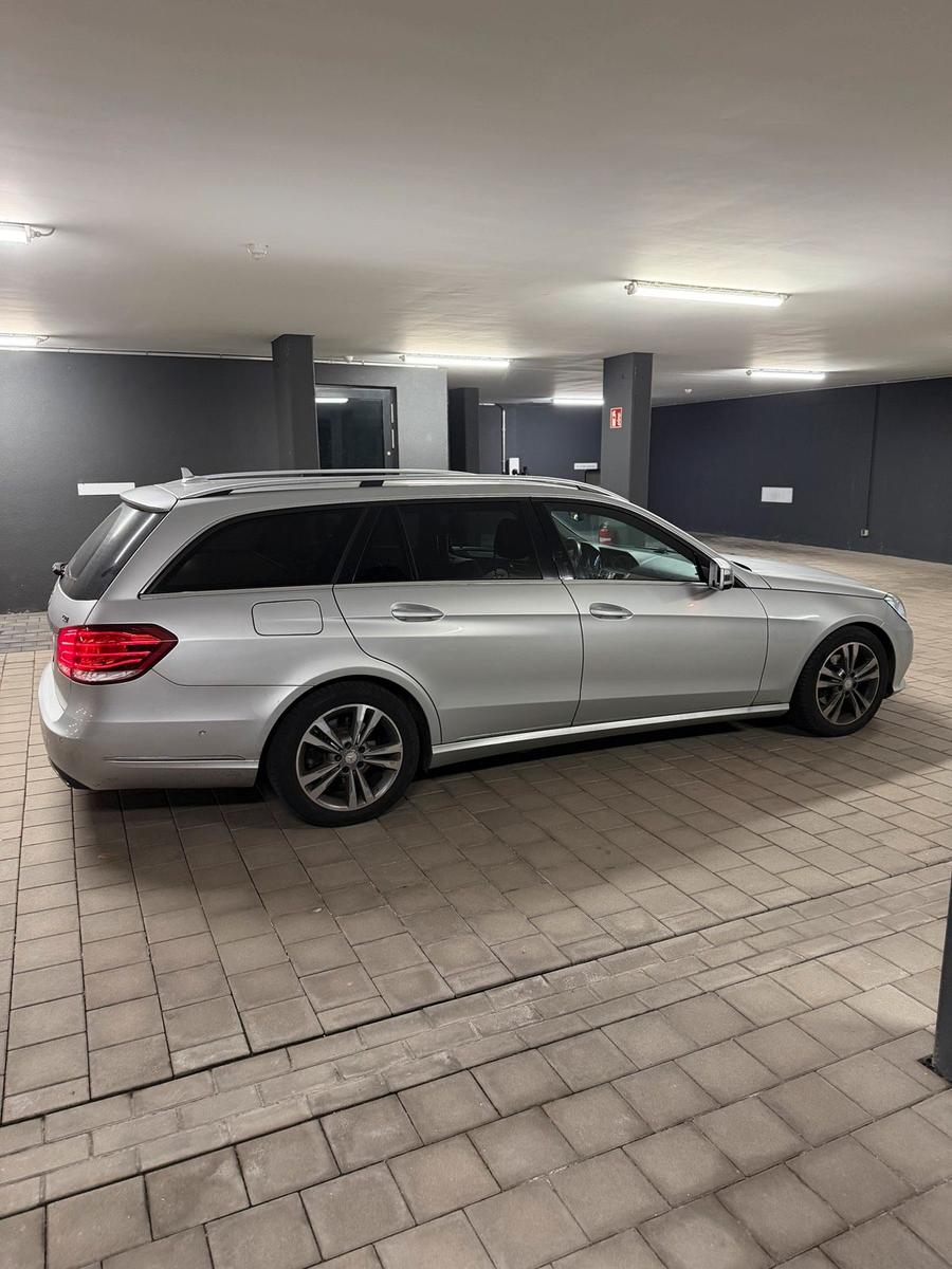 Mercedes-Benz E220 2014 — interior