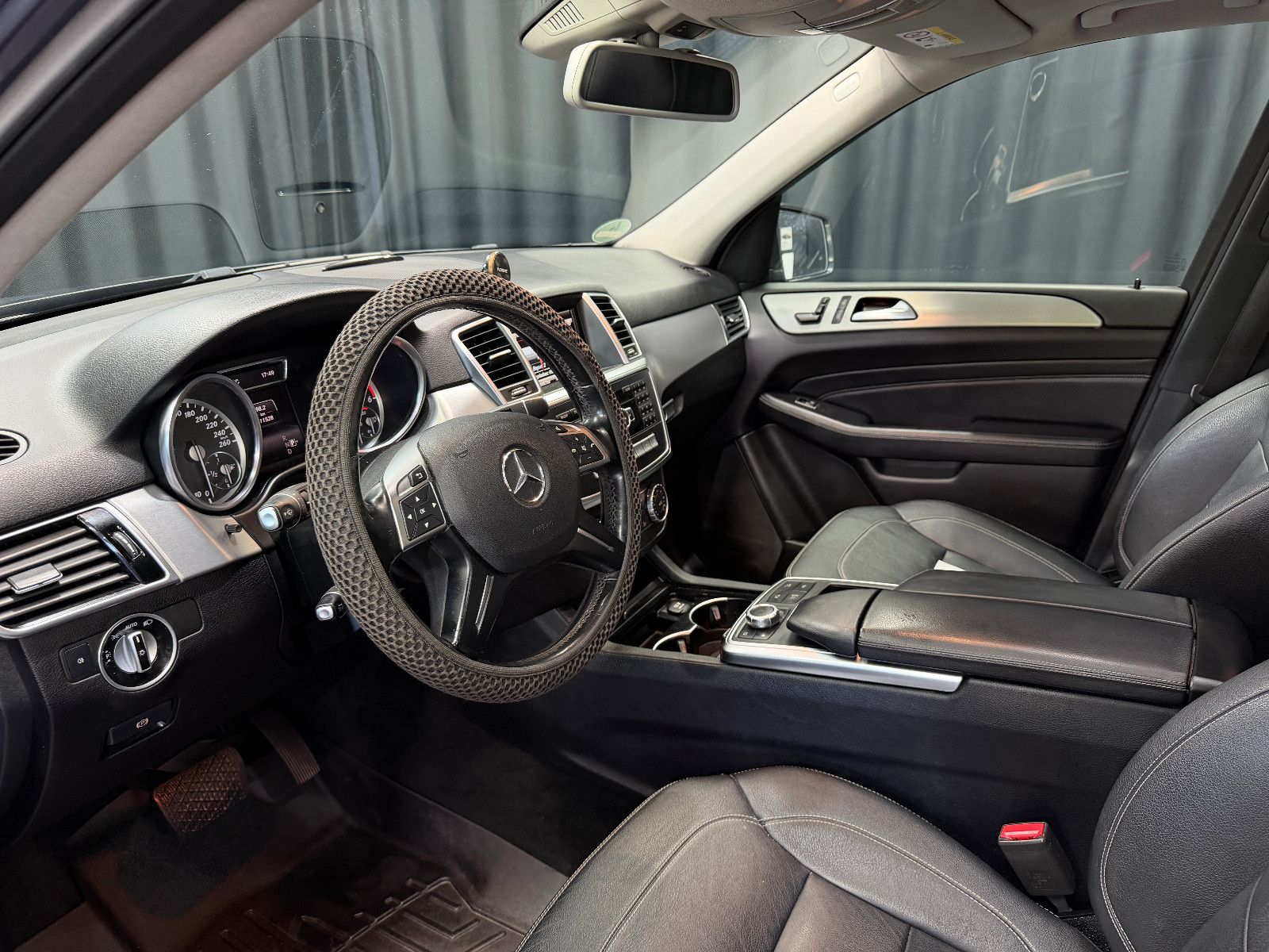 Fahrzeugabbildung Mercedes-Benz ML 350 4Matic |AHK|LUFT|PANO|U-FREI