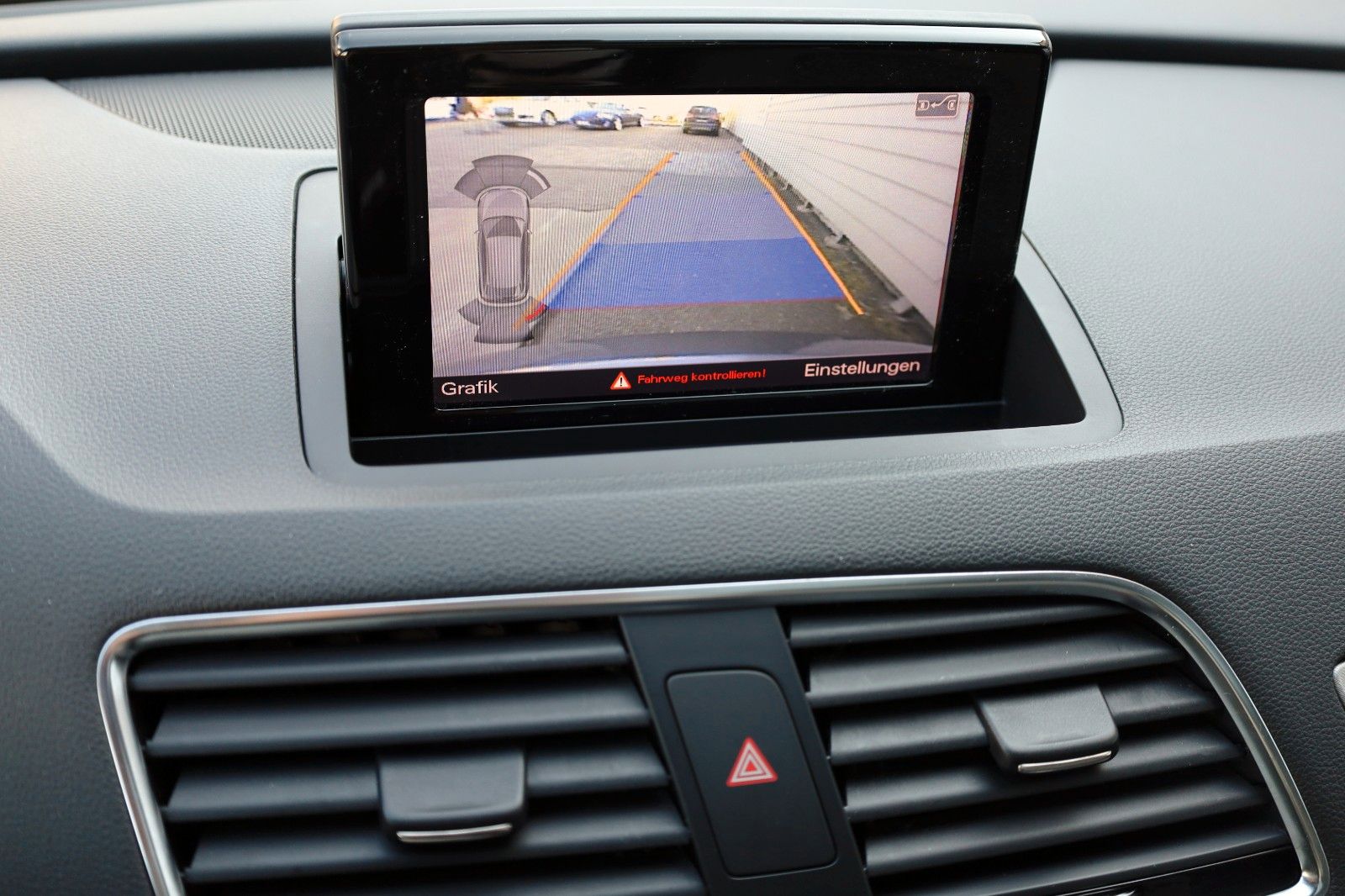 Fahrzeugabbildung Audi Q3 quattro S Line Naxi,Xenon,Panorama,Kamera,SH