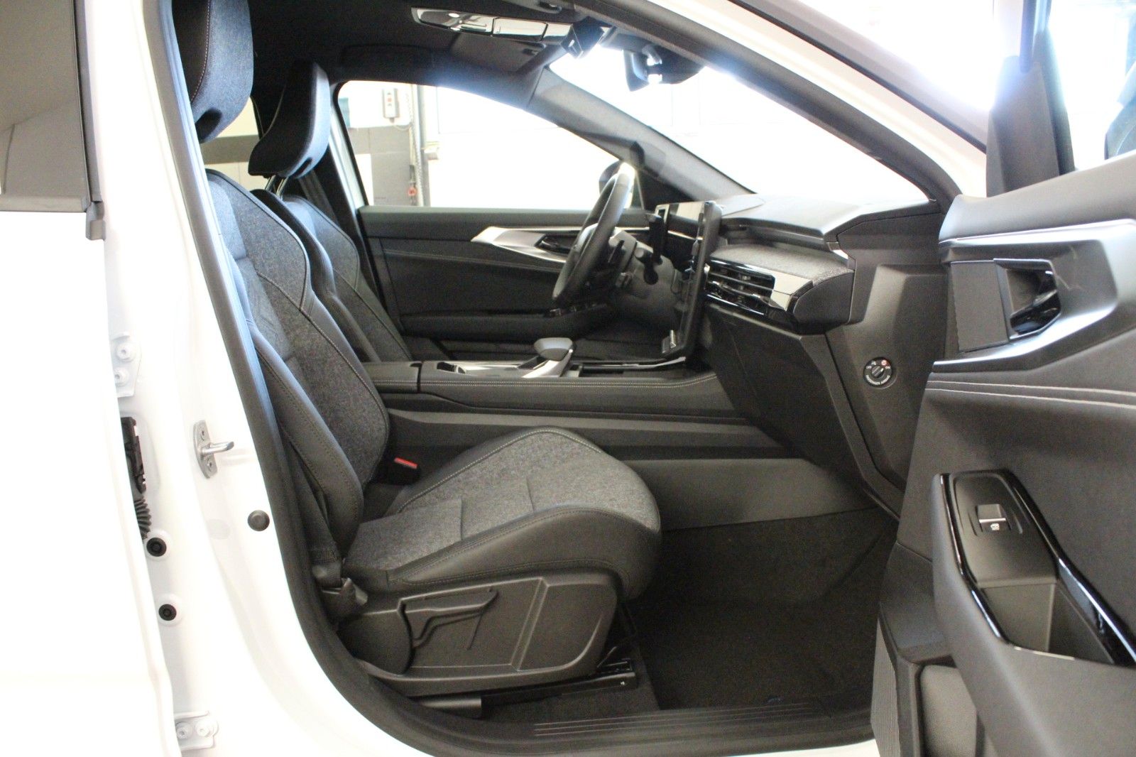 Fahrzeugabbildung Renault Austral Mild Hybrid 160 Techno *Allwetterreifen*