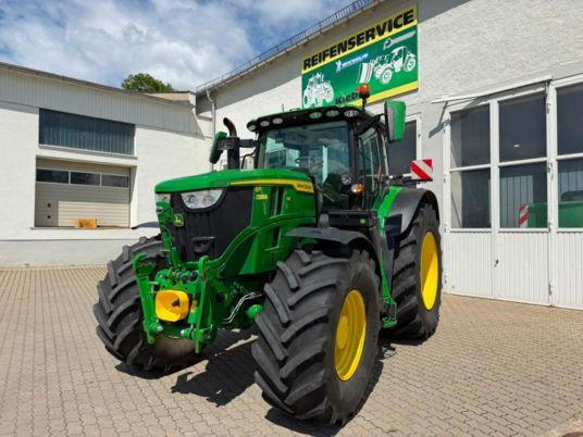 John Deere 6R 195