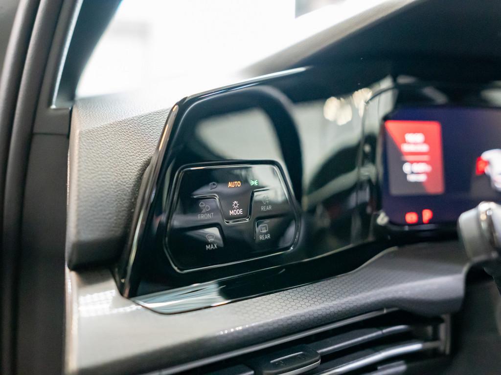 Volkswagen Golf VIII 2.0 TSI DSG GTI LED SPURH. SHZ KLIMA, миниатюра 18
