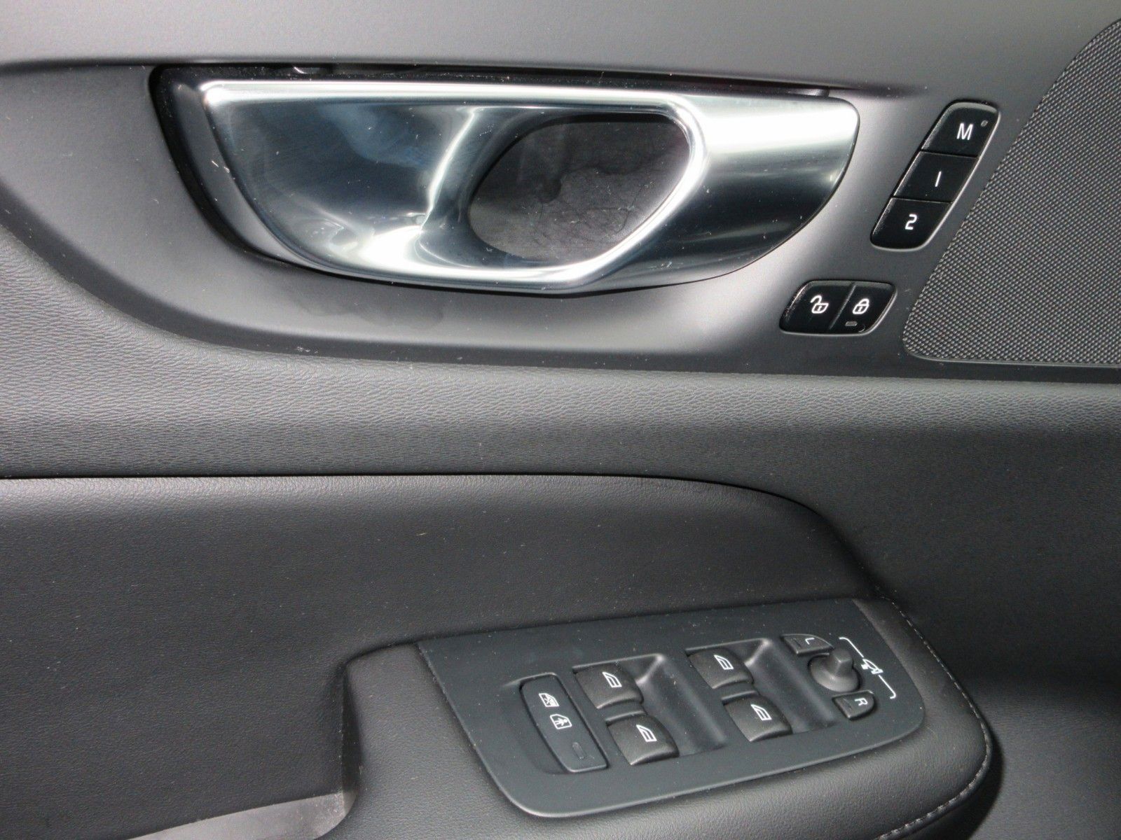 Fahrzeugabbildung Volvo V60 B4 Kombi | AHK | Memory | Kamera