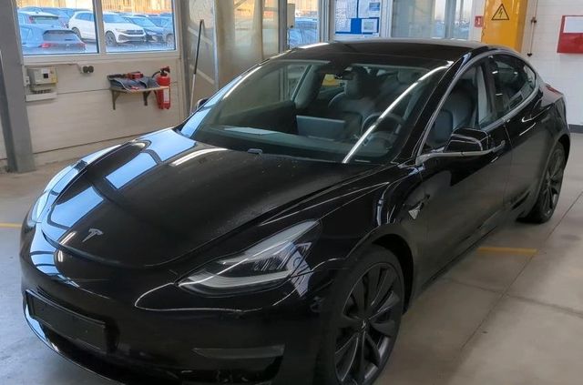 Tesla MODEL 3 PERFORMANCE DUAL AWD LANGSTRECKENBAT 20"