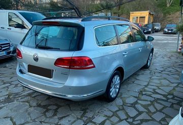 Volkswagen Passat - 4