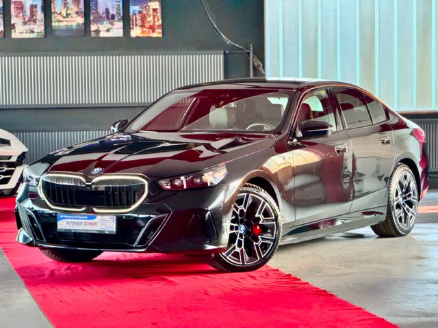 BMW 550e xDrive M Sport Pro Pano IconicGlow ACC 360°