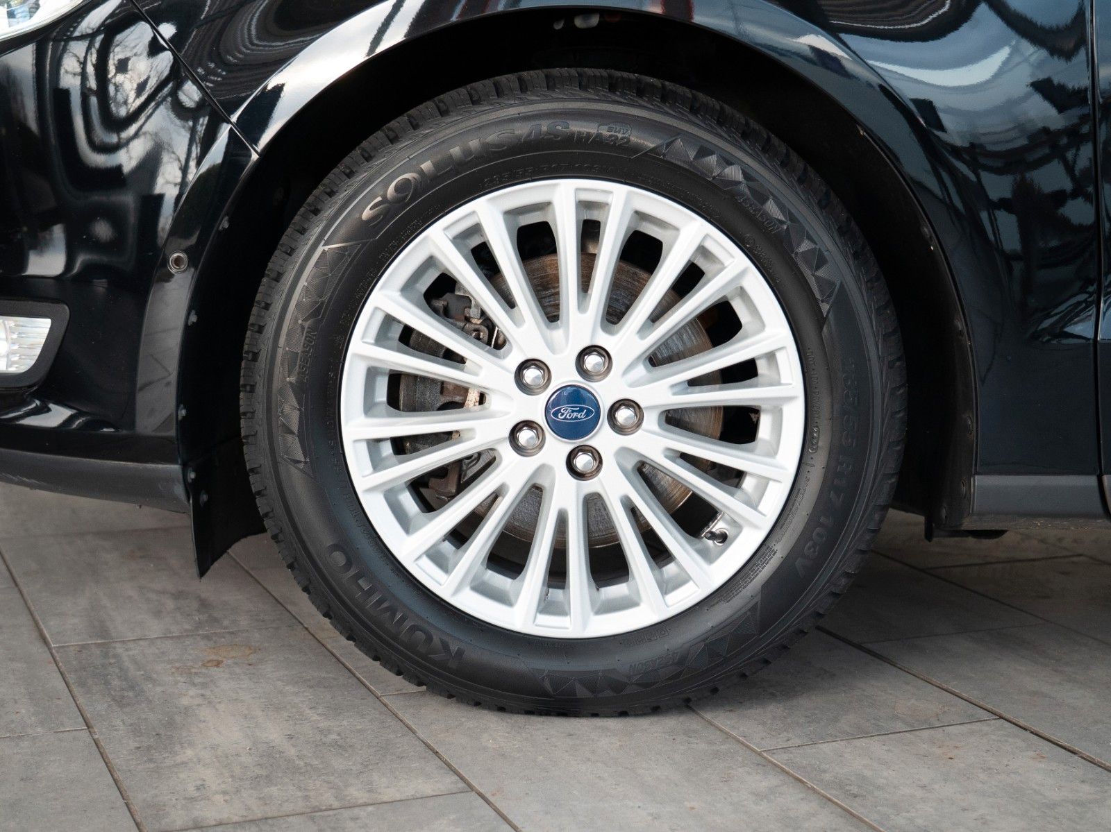 Fahrzeugabbildung Ford Galaxy Titanium/NAVI/AUTOMATIK/7-SITZER/WINTER