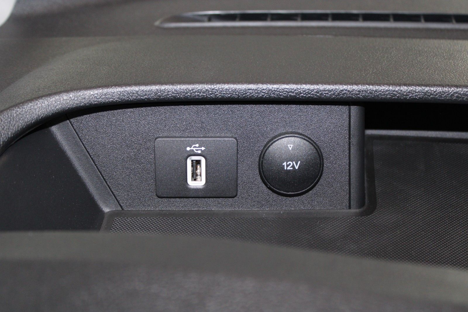 Fahrzeugabbildung Bürstner Ford COPA L2 Aufstelldach AHK Markise WC