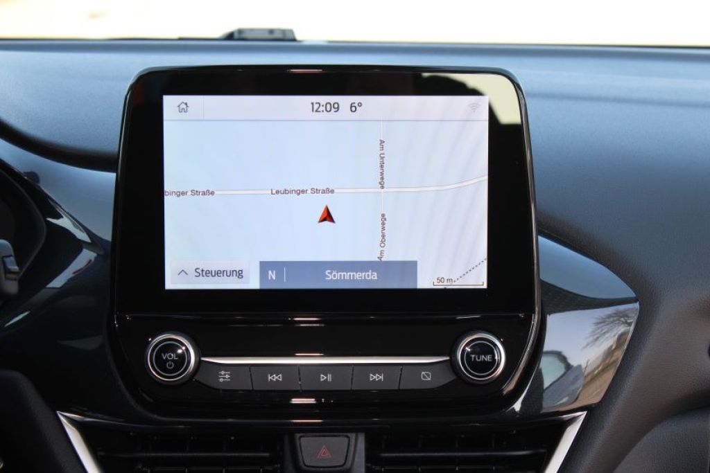 Fahrzeugabbildung Ford Puma Titanium Hybrid