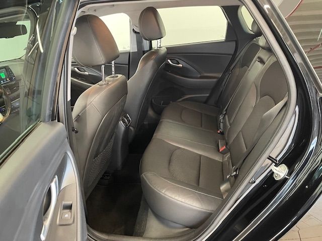 Fahrzeugabbildung Hyundai i30 cw Premium LED totWinkelASS DAB Tempomat