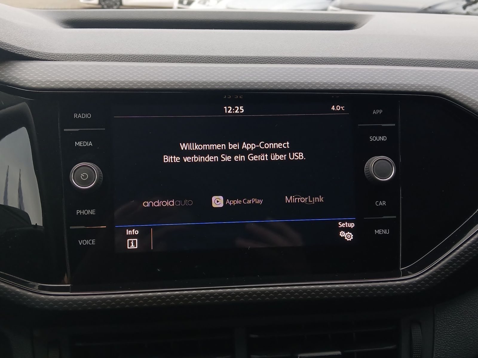 Fahrzeugabbildung Volkswagen T-Cross TSI Life DSG LED Klima RFK LM