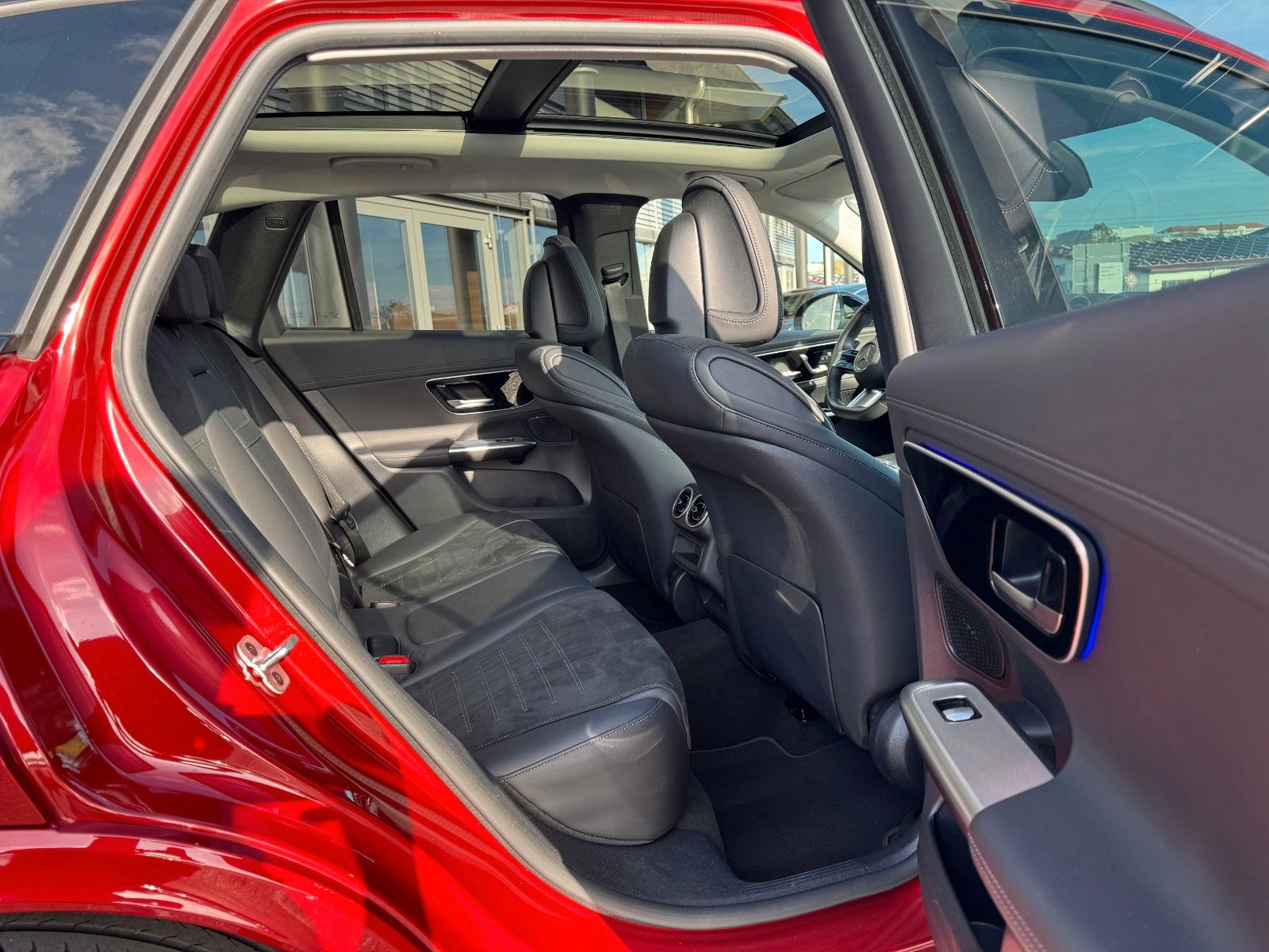 Fahrzeugabbildung Mercedes-Benz GLC 220d 4M+AMG+Pano+StandH+360+Memory