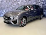 Maserati MASERATI Levante SQ4 GRAN SPORT, H&K, VZDUCH - graue Maserati Levante