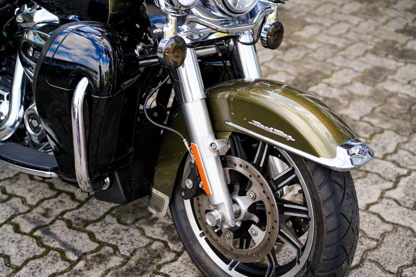 Fahrzeugabbildung Harley-Davidson FLHR Road King 107 cui - Penzl - Beinschilde