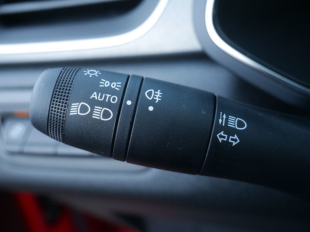 Fahrzeugabbildung Renault Captur Techno TCe 115