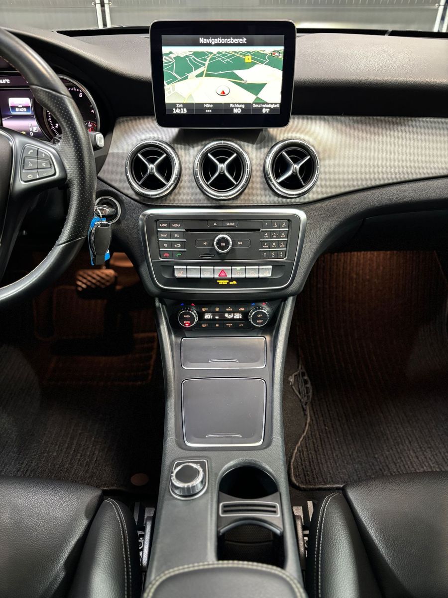 Fahrzeugabbildung Mercedes-Benz CLA 180 Urban#LED#Leder#Kamera#Tempomat#AHK