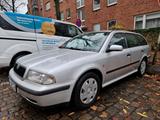 Skoda Octavia 1,6 SR 799 VB. - Skoda Octavia aus 2000: Kombi