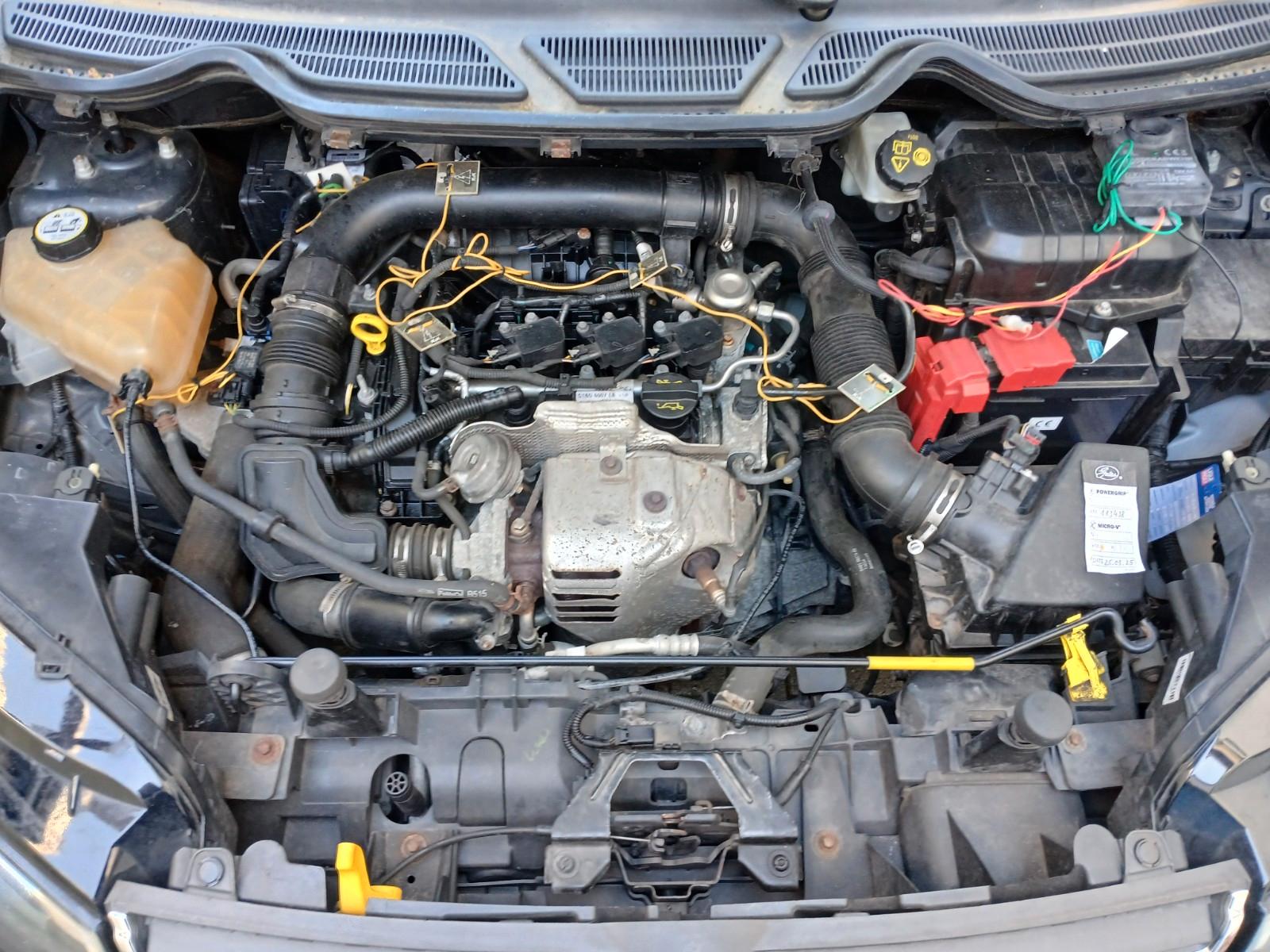 Ford EcoSport 2015 — photo 10