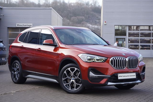 BMW X1 xDrive20d xLine Glasdach Kamera HeadUp ACC Sp