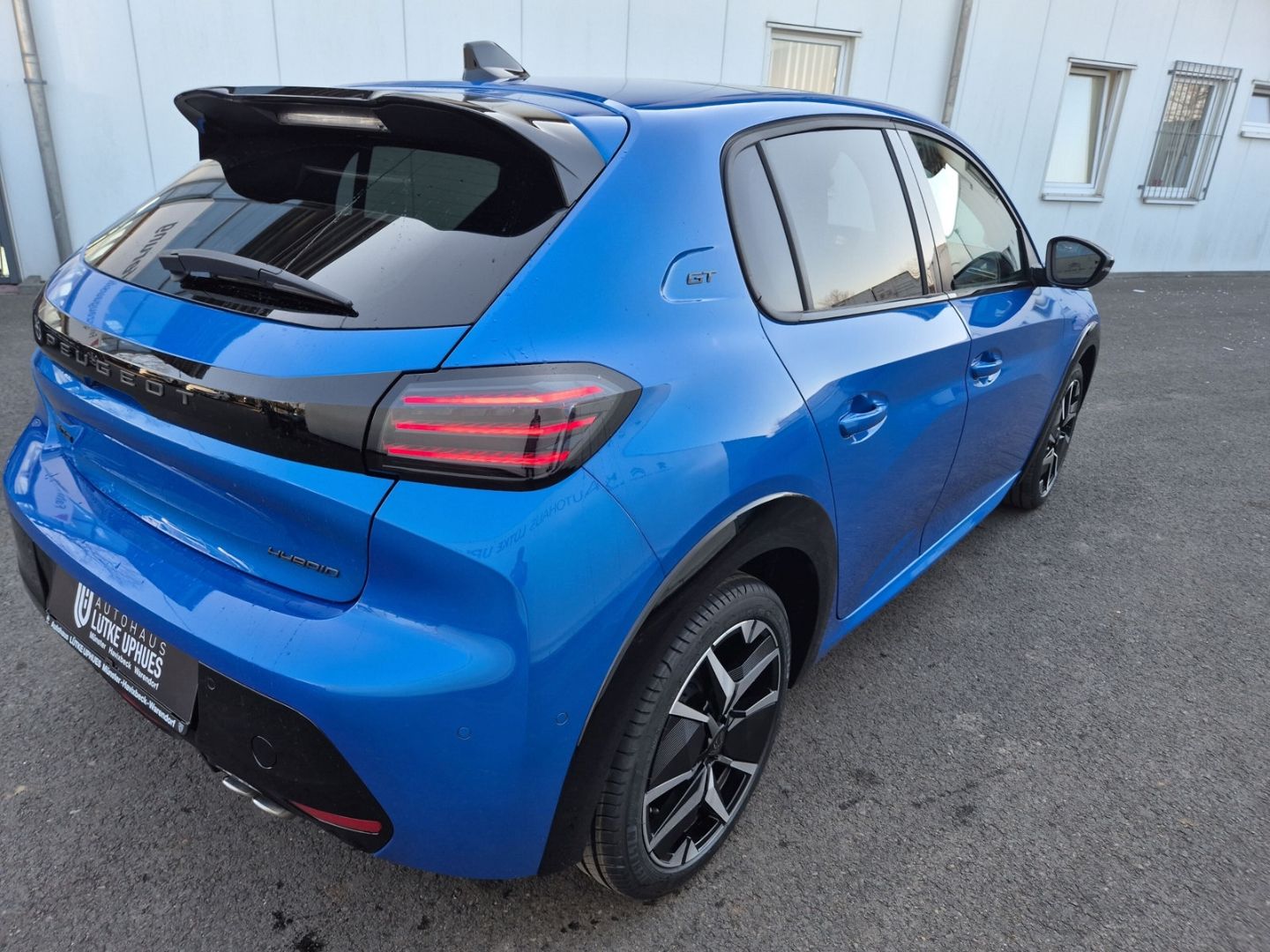 Fahrzeugabbildung Peugeot 208 Hybrid 1.2 GT 136 e-DSC6 Panorama Navi ACC