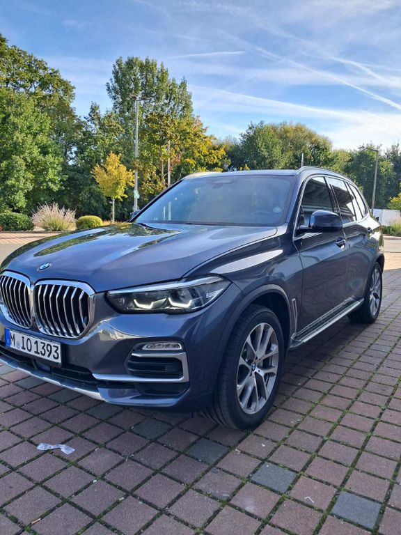 Image of BMW X5